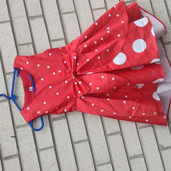 Red/White Dress - Picture 6 of 11